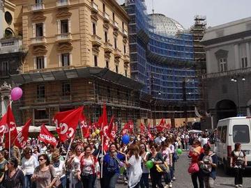 Manifestazione-Cobas-5-Maggio-2015-Napoli-Sciopero-Generale-della-Scuola_imagelarge