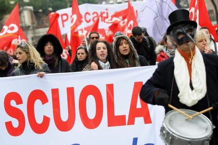 scuola-corteo-638x425